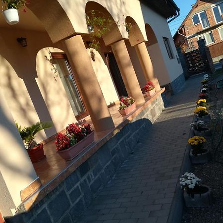 Narcisz B&B Корунд Екстер'єр фото