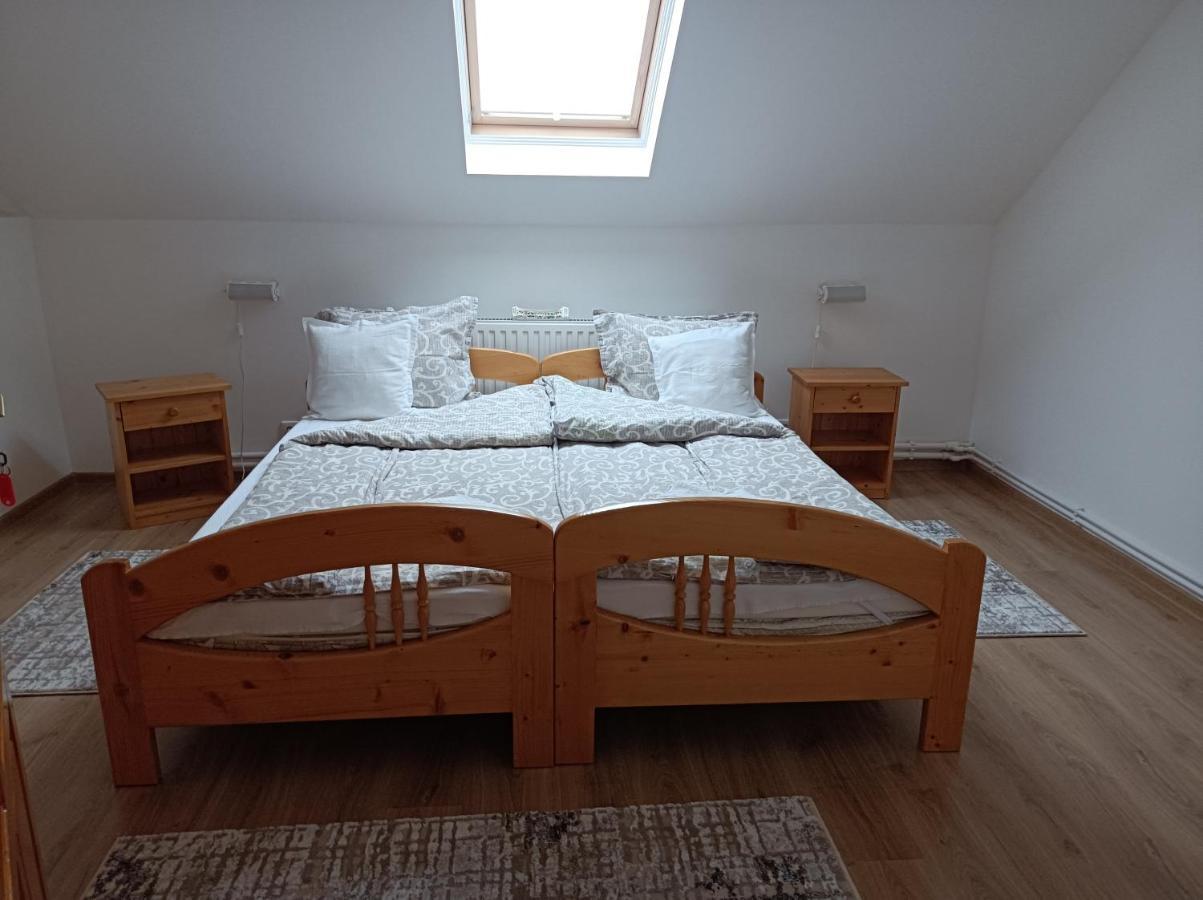 Narcisz B&B Корунд Екстер'єр фото