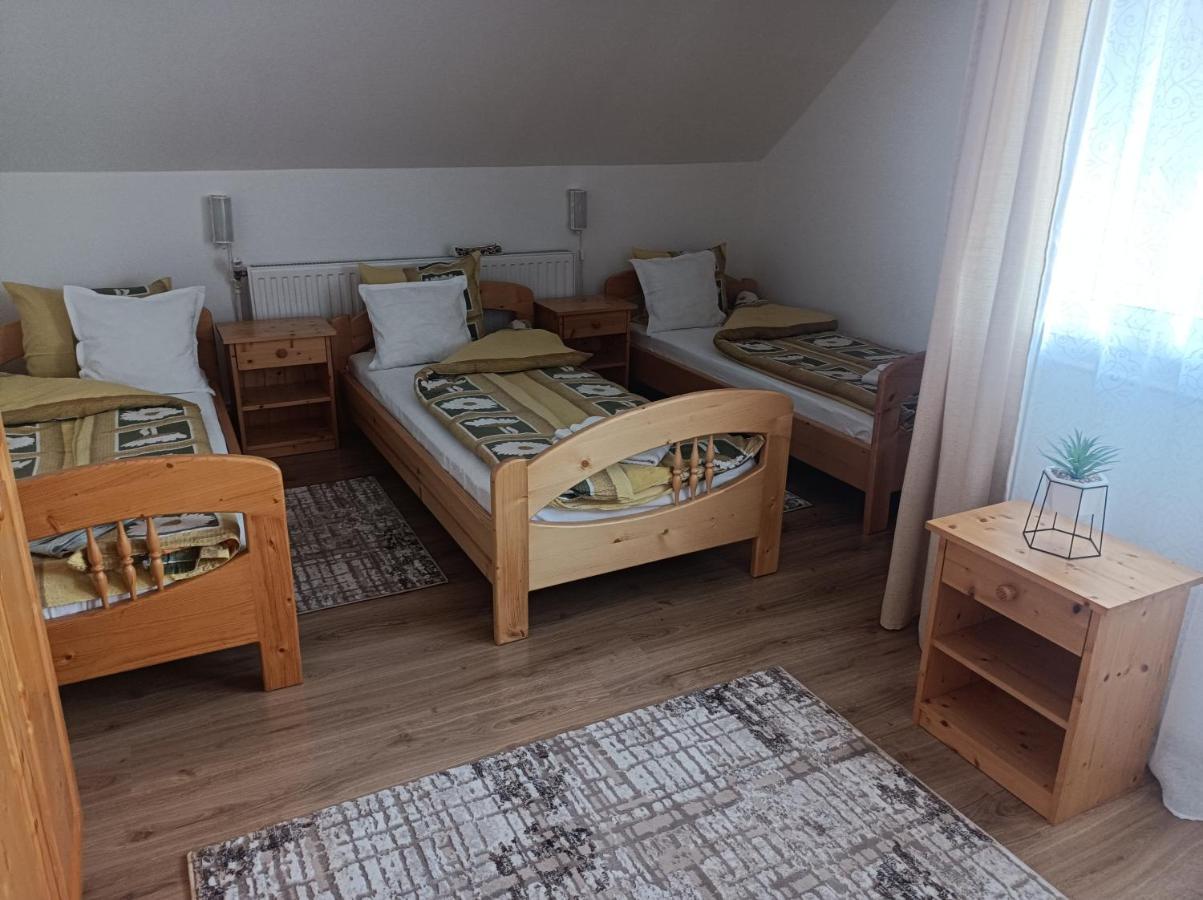 Narcisz B&B Корунд Екстер'єр фото