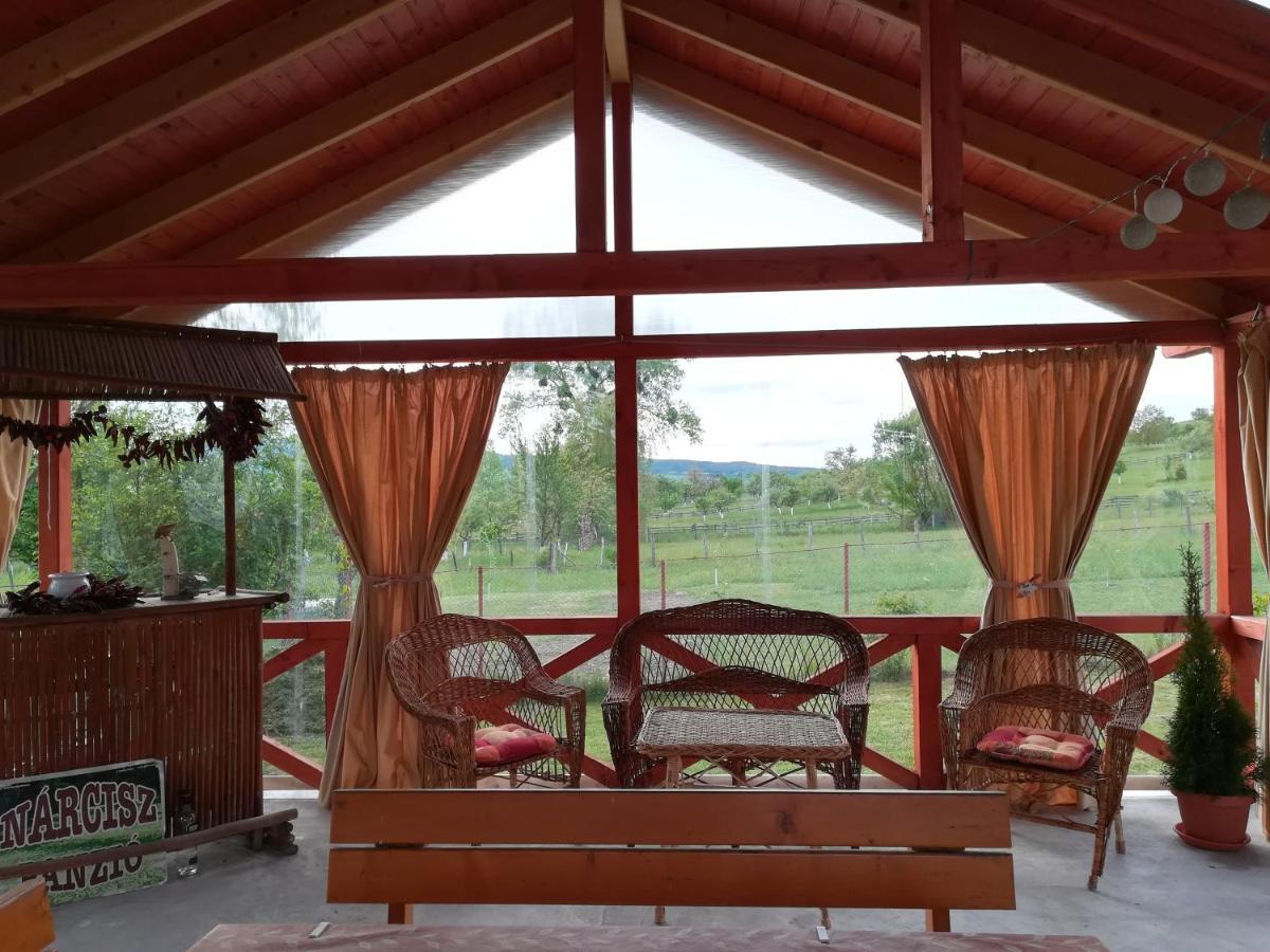 Narcisz B&B Корунд Екстер'єр фото